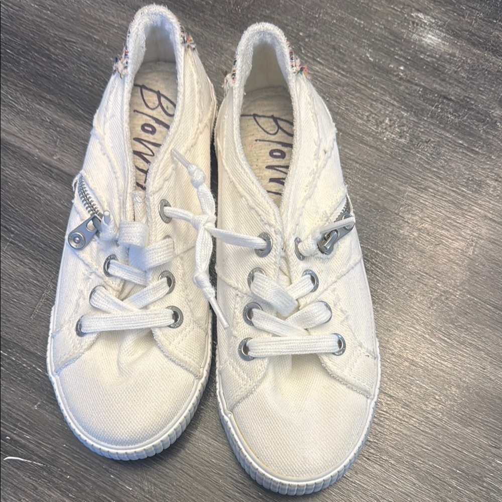🍍  Blowfish Malibu Unisex-Child Fruit-k Sneaker White 5.5 big kid 🍍